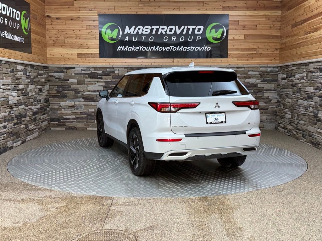 Used 2023 Mitsubishi Outlander SE image 7