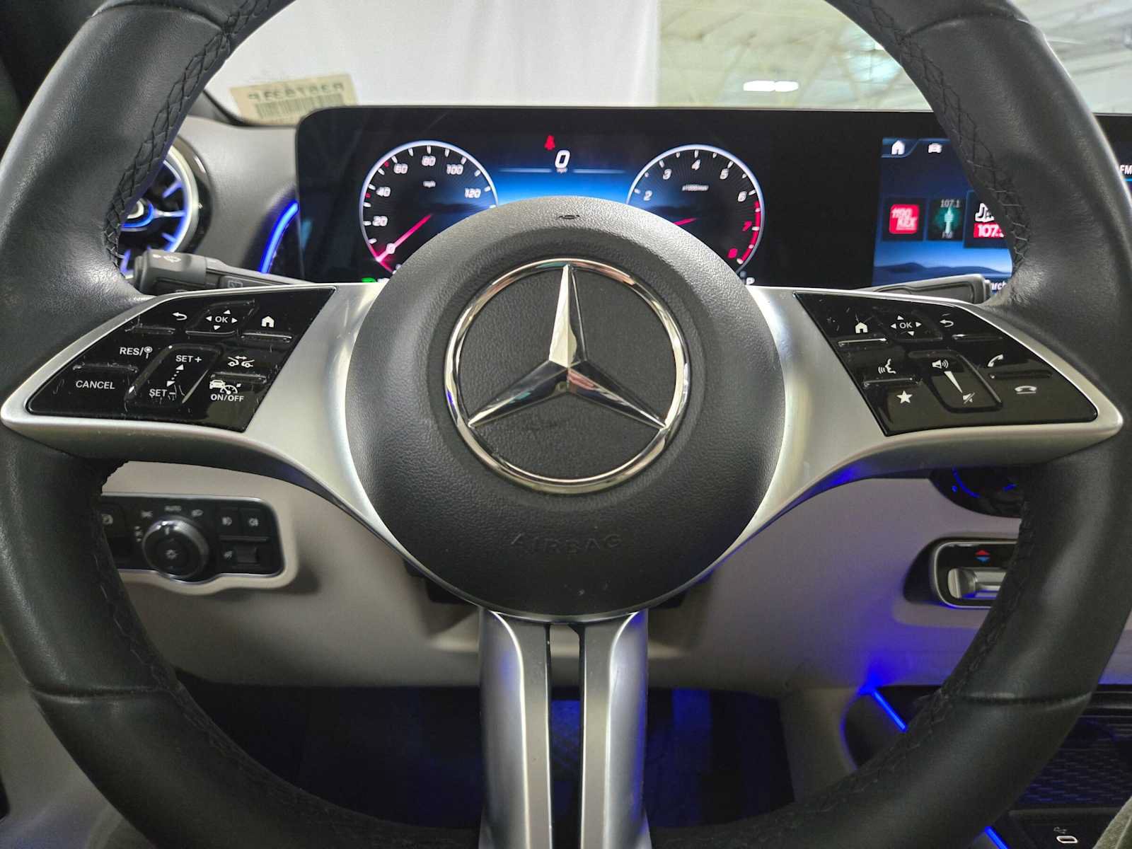 Used 2024 Mercedes-Benz GLB 250 4MATIC image 23