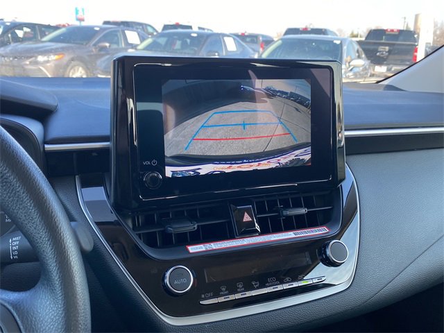 Used 2025 Toyota Corolla LE image 28