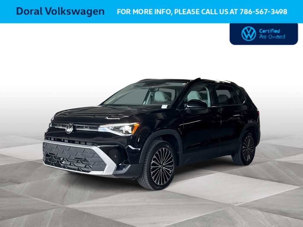 Used 2025 Volkswagen Taos SE FWD image 1
