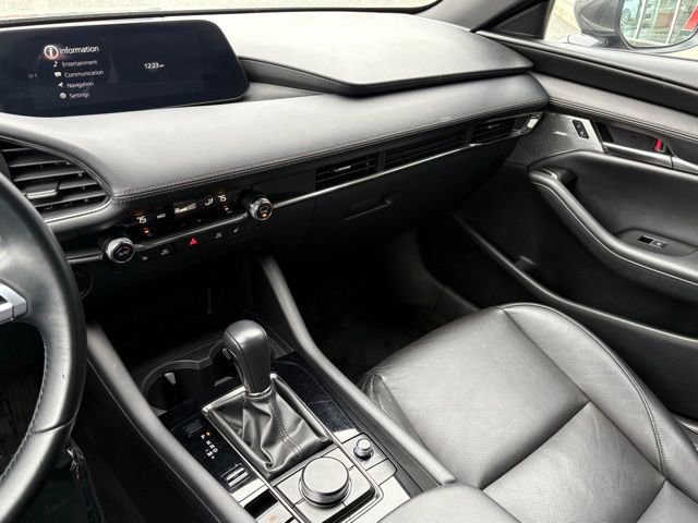 Used 2022 MAZDA MAZDA3 s image 31