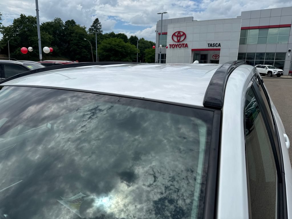 Used 2025 Toyota RAV4 XLE AWD/4WD image 43