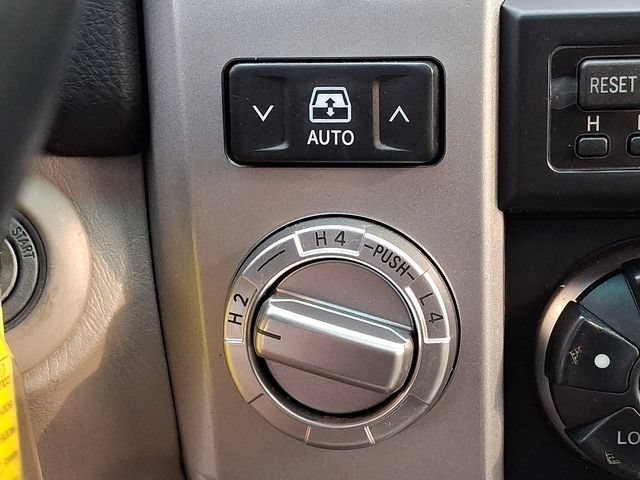 Used 2007 Toyota 4Runner SR5 AWD/4WD image 26