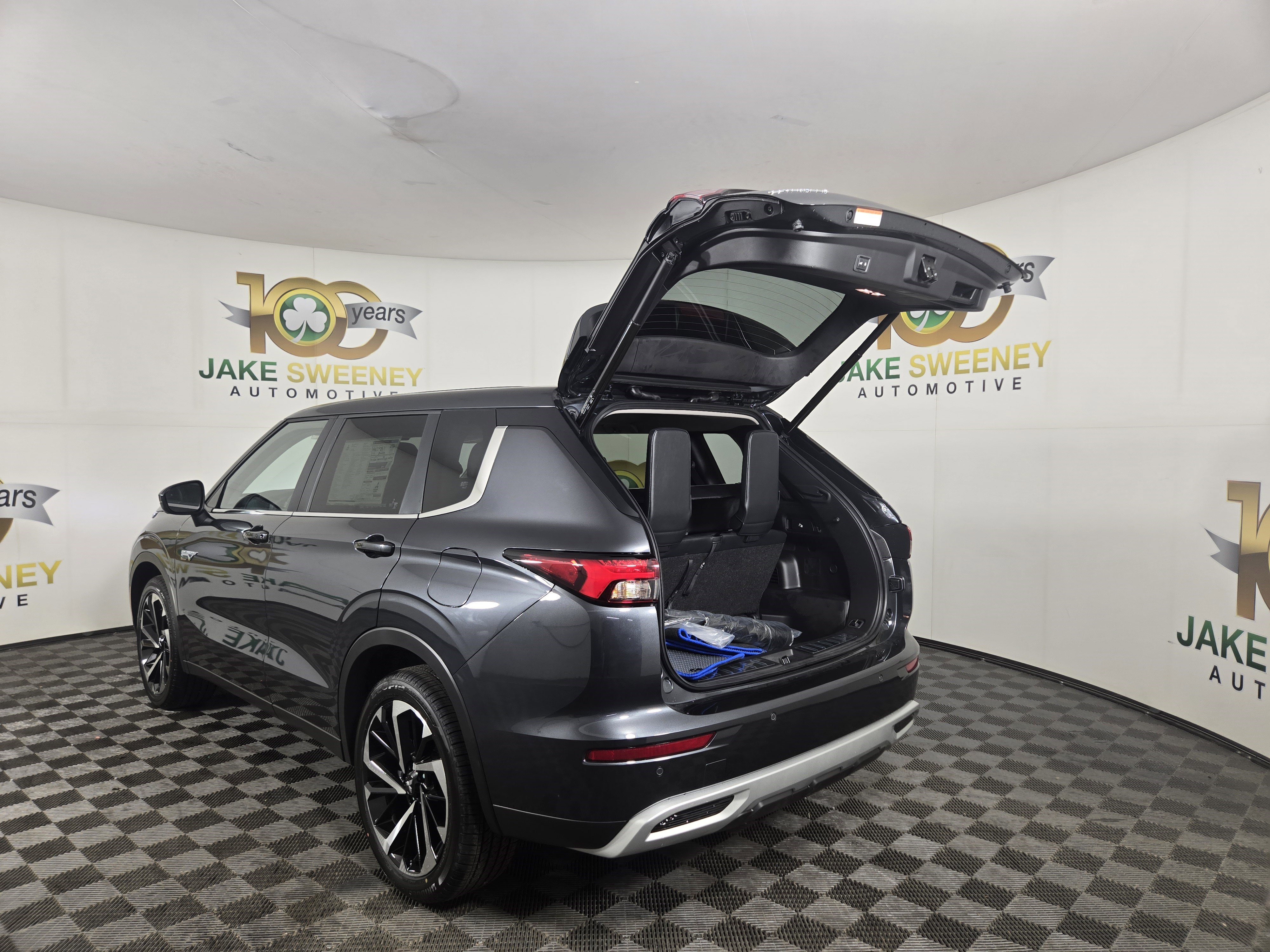 New 2025 Mitsubishi Outlander SE image 33