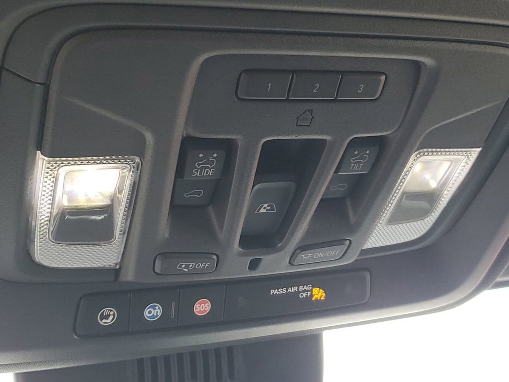 Used 2022 Chevrolet Silverado 1500 High Country w/ Technology Package image 24