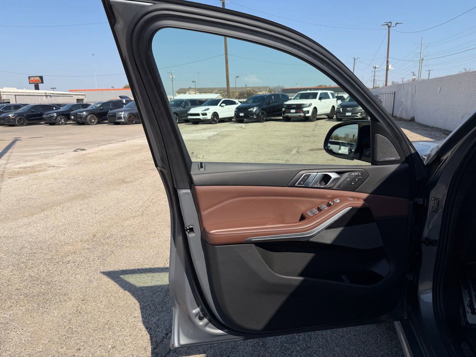 Used 2023 BMW X7 M60i w/ Executive Package image 21