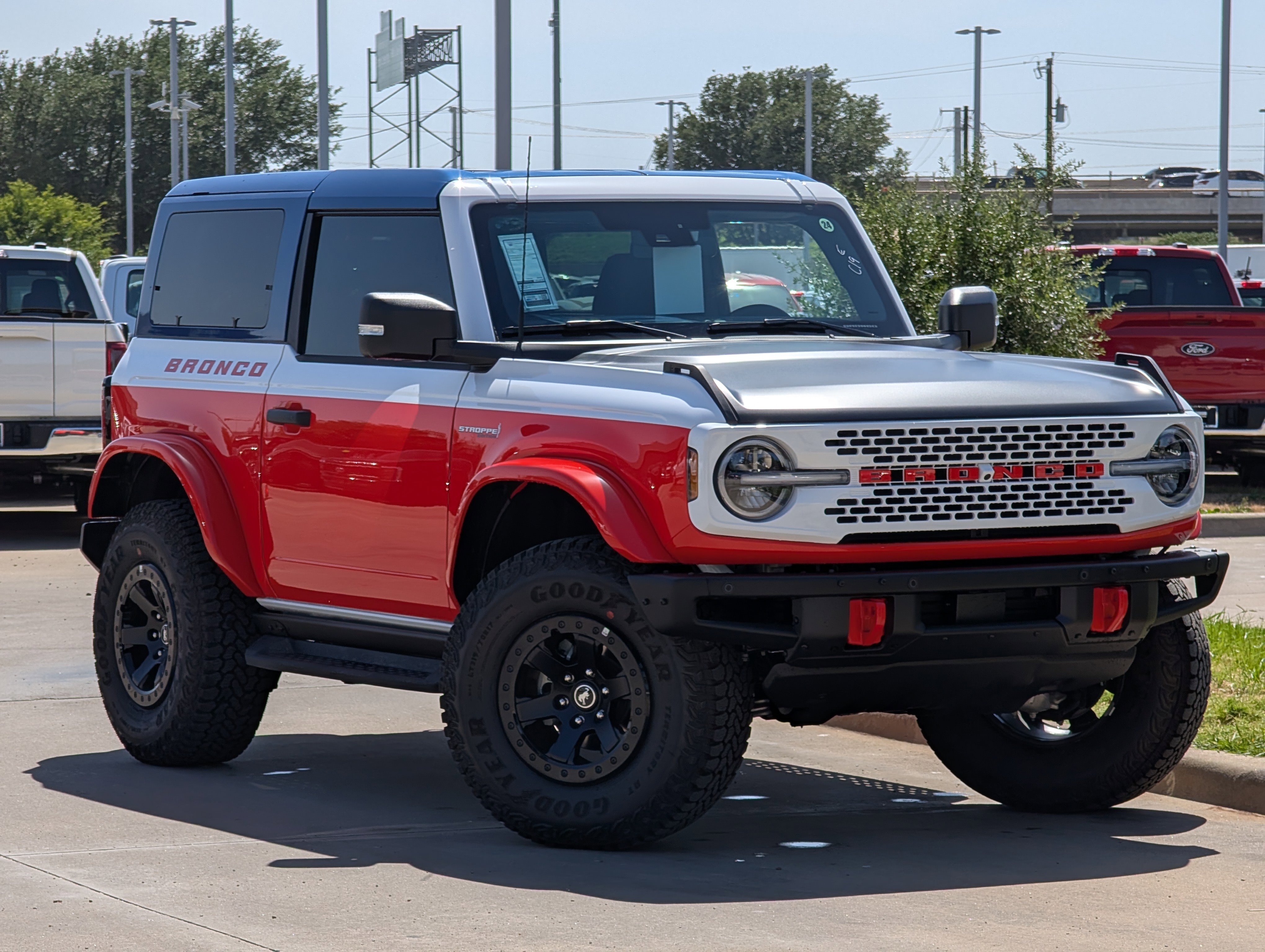 New 2025 Ford Bronco Stroppe Edition image 2