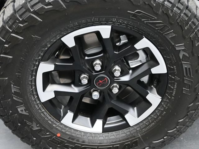 New 2025 Jeep Gladiator Rubicon w/ Safety Group AWD/4WD image 43