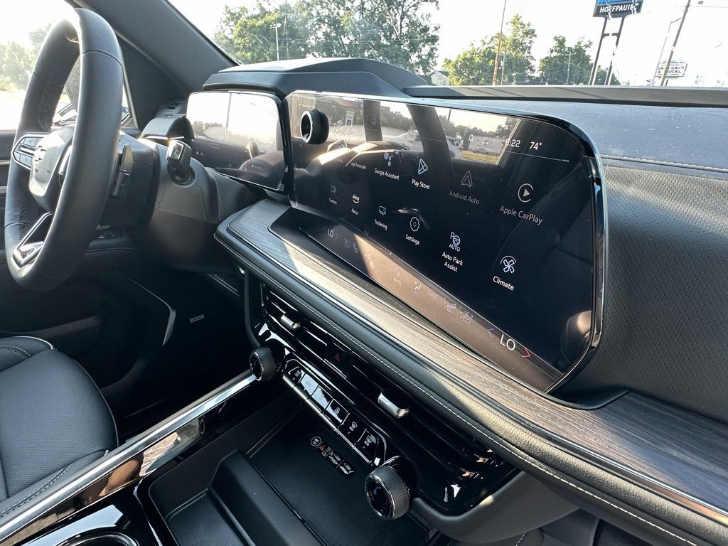 New 2025 Chevrolet Suburban Premier image 9