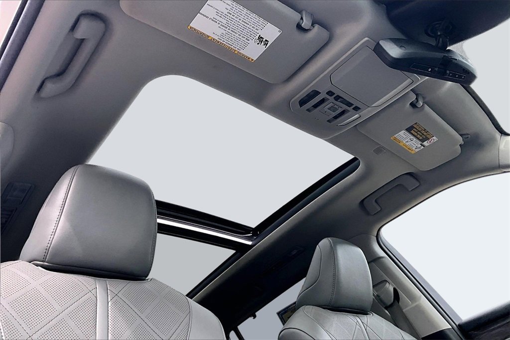 Used 2021 Toyota Highlander Platinum image 22