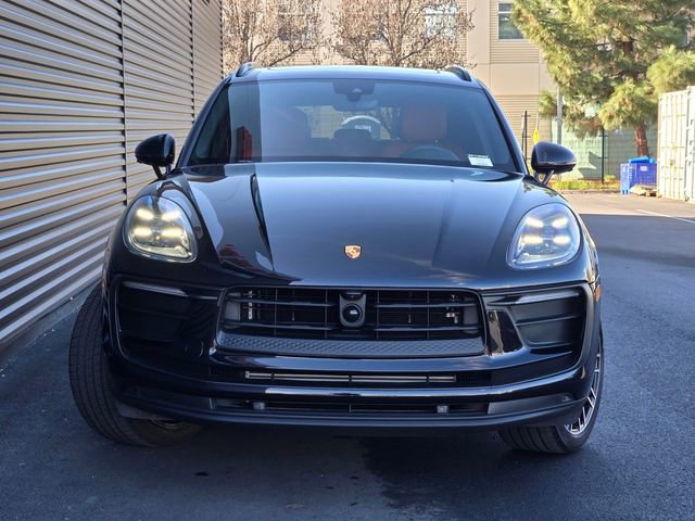 Used 2025 Porsche Macan image 10