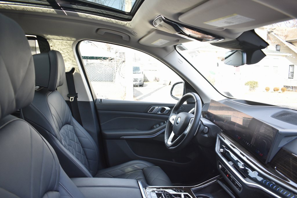 Used 2025 BMW X7 xDrive40i image 21