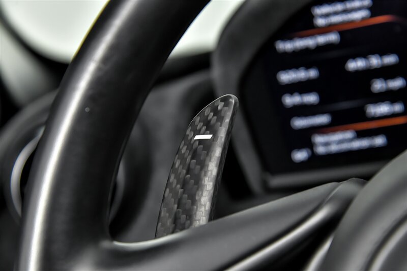 Used 2020 McLaren 720S Spider RWD image 24