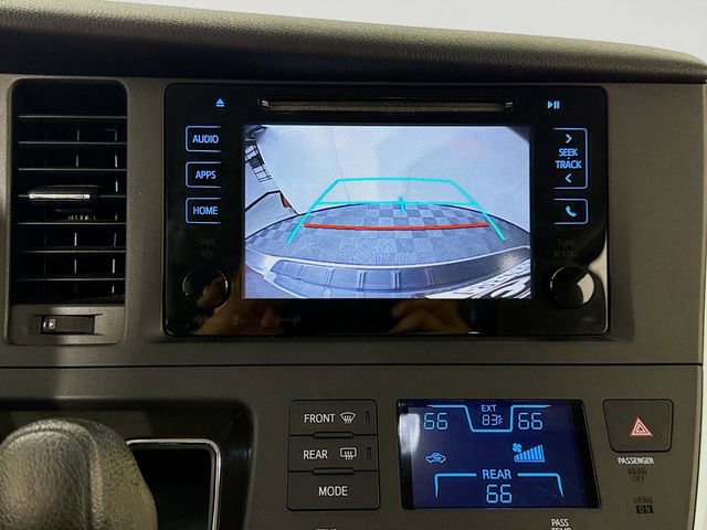 Used 2017 Toyota Sienna LE FWD image 19