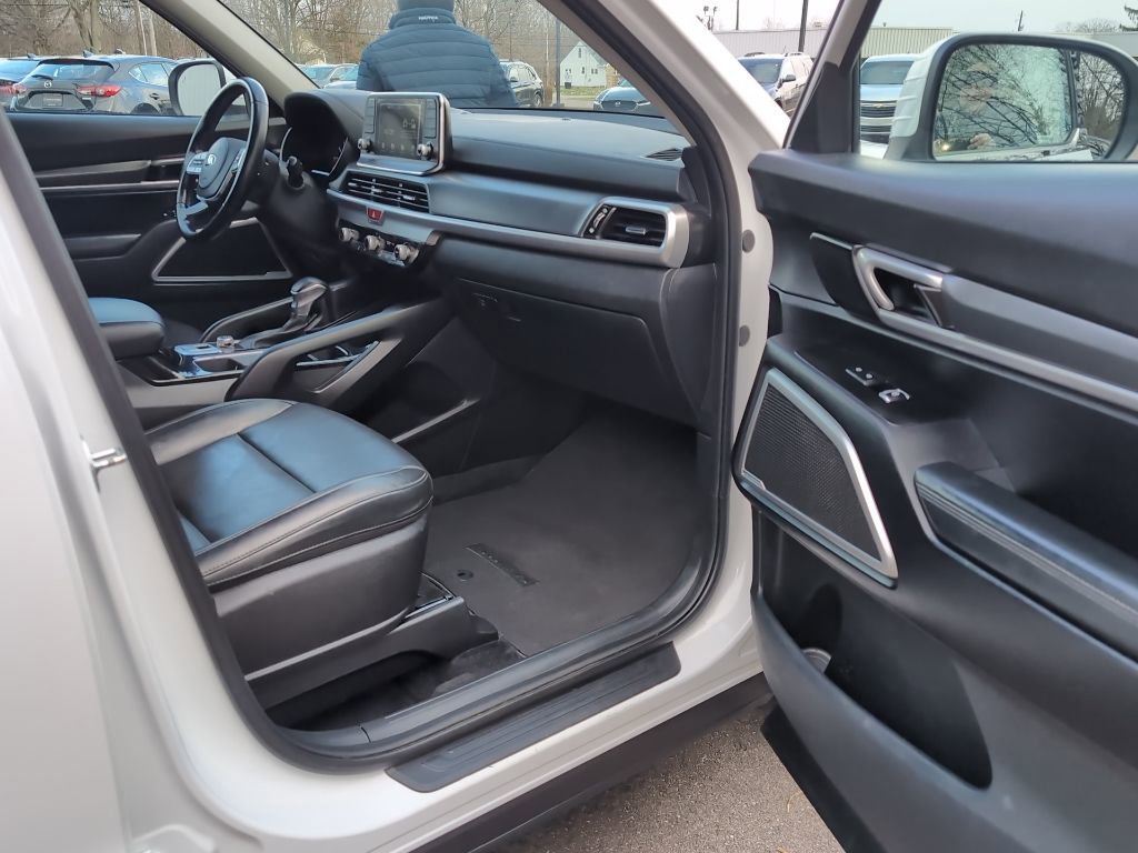 Used 2020 Kia Telluride LX image 7