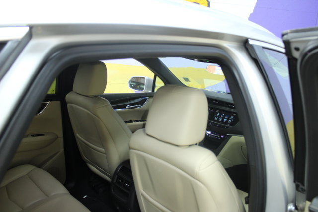 Used 2018 Cadillac XT5 AWD image 9