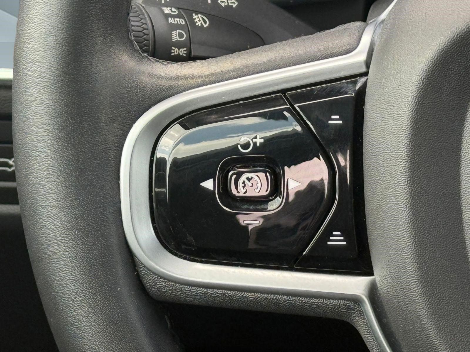 Used 2023 Volvo XC60 B5 Plus w/ Protection Package Premier image 15