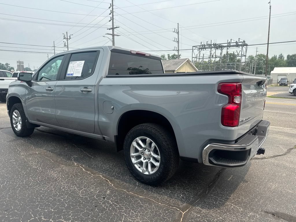 Used 2024 Chevrolet Silverado 1500 LT AWD/4WD image 5