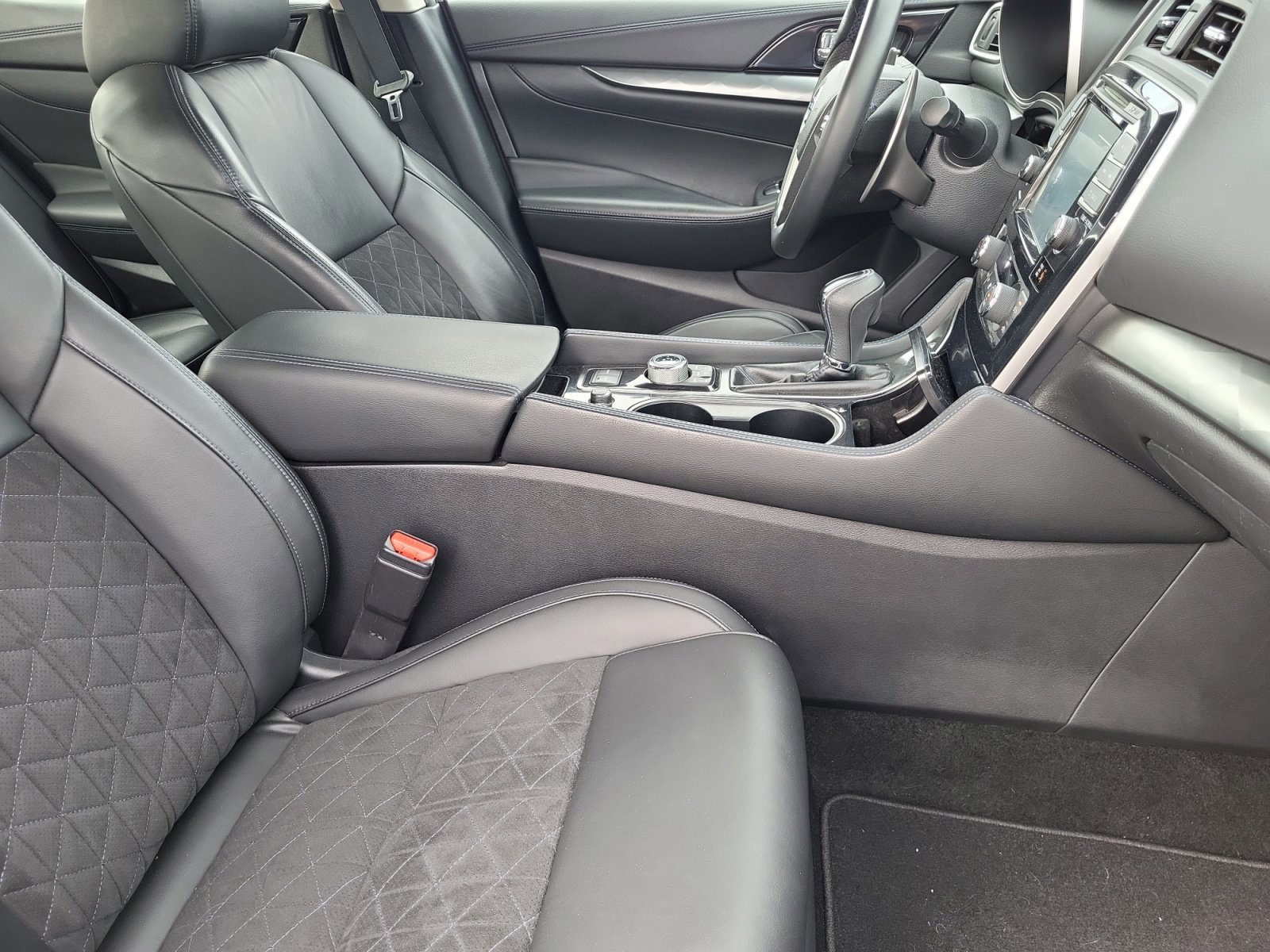 Used 2018 Nissan Maxima SR image 20