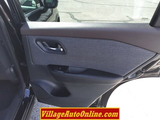 Used 2022 Nissan Rogue SV image 29