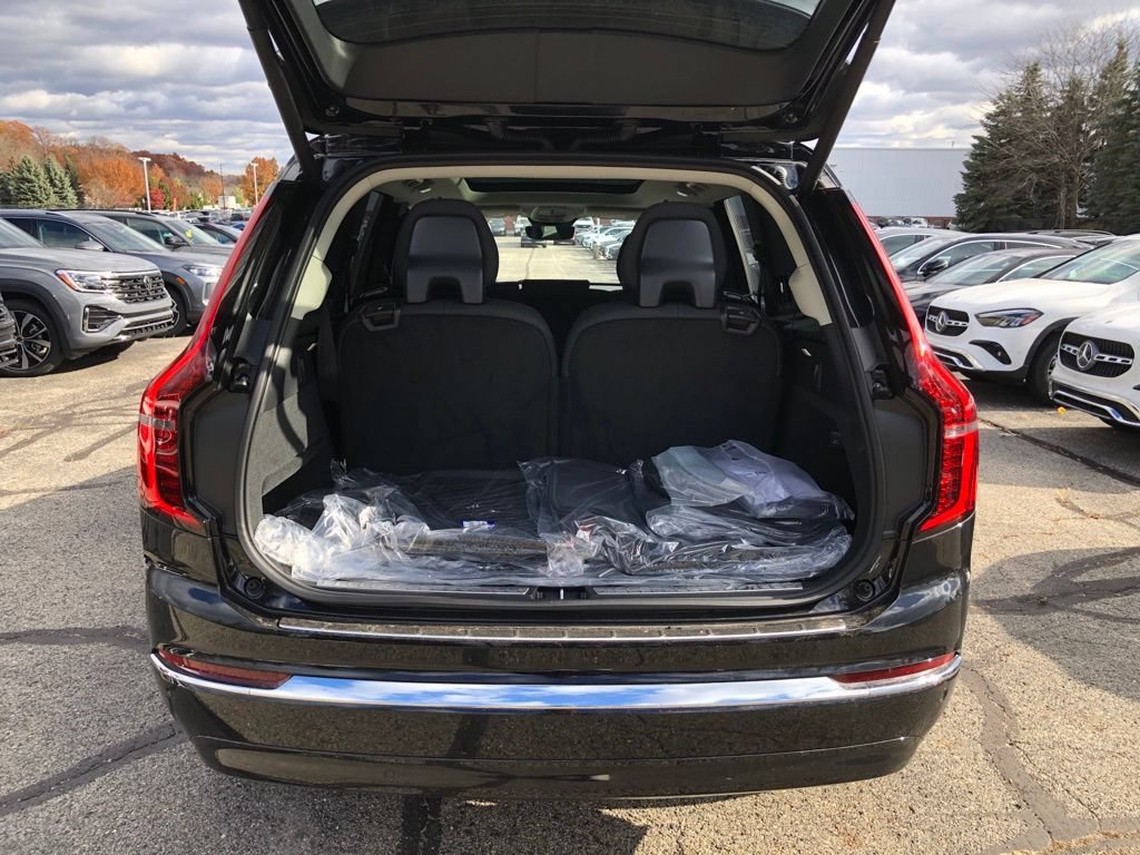 New 2026 Volvo XC90 B6 Plus w/ Protection Package Premier AWD/4WD image 32