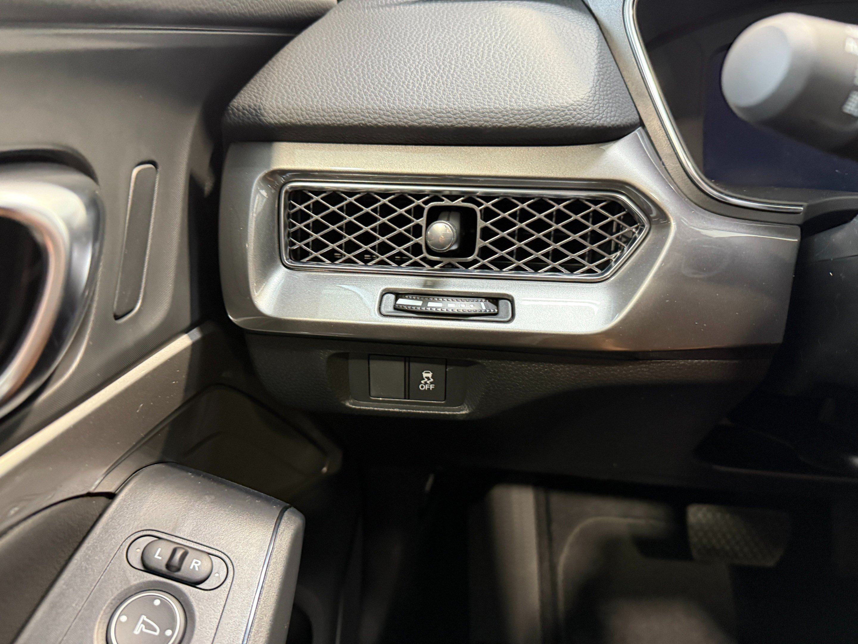 New 2026 Acura Integra FWD image 13