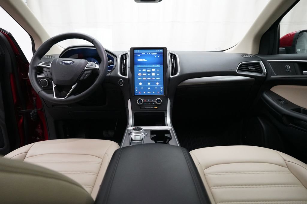 Used 2024 Ford Edge SEL w/ Convenience Package image 5