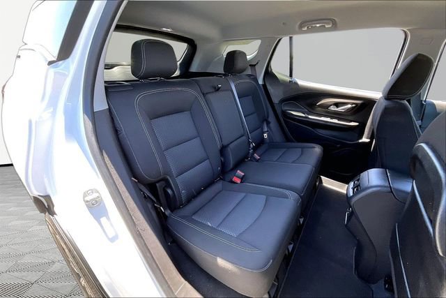 Used 2024 GMC Terrain SLE w/ Driver Convenience Package FWD image 17