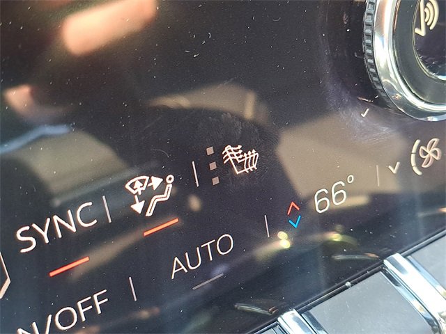 Used 2025 GMC Yukon XL Elevation image 15