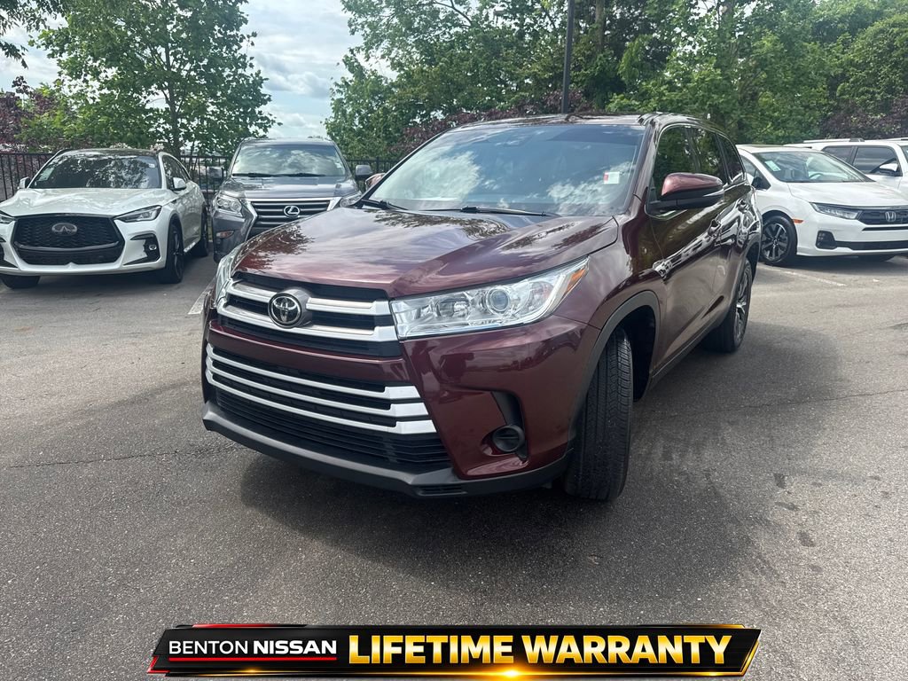 Used 2019 Toyota Highlander LE FWD image 4
