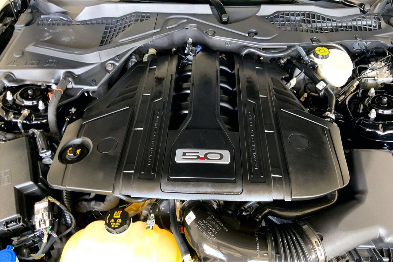 Used 2022 Ford Mustang GT RWD image 32