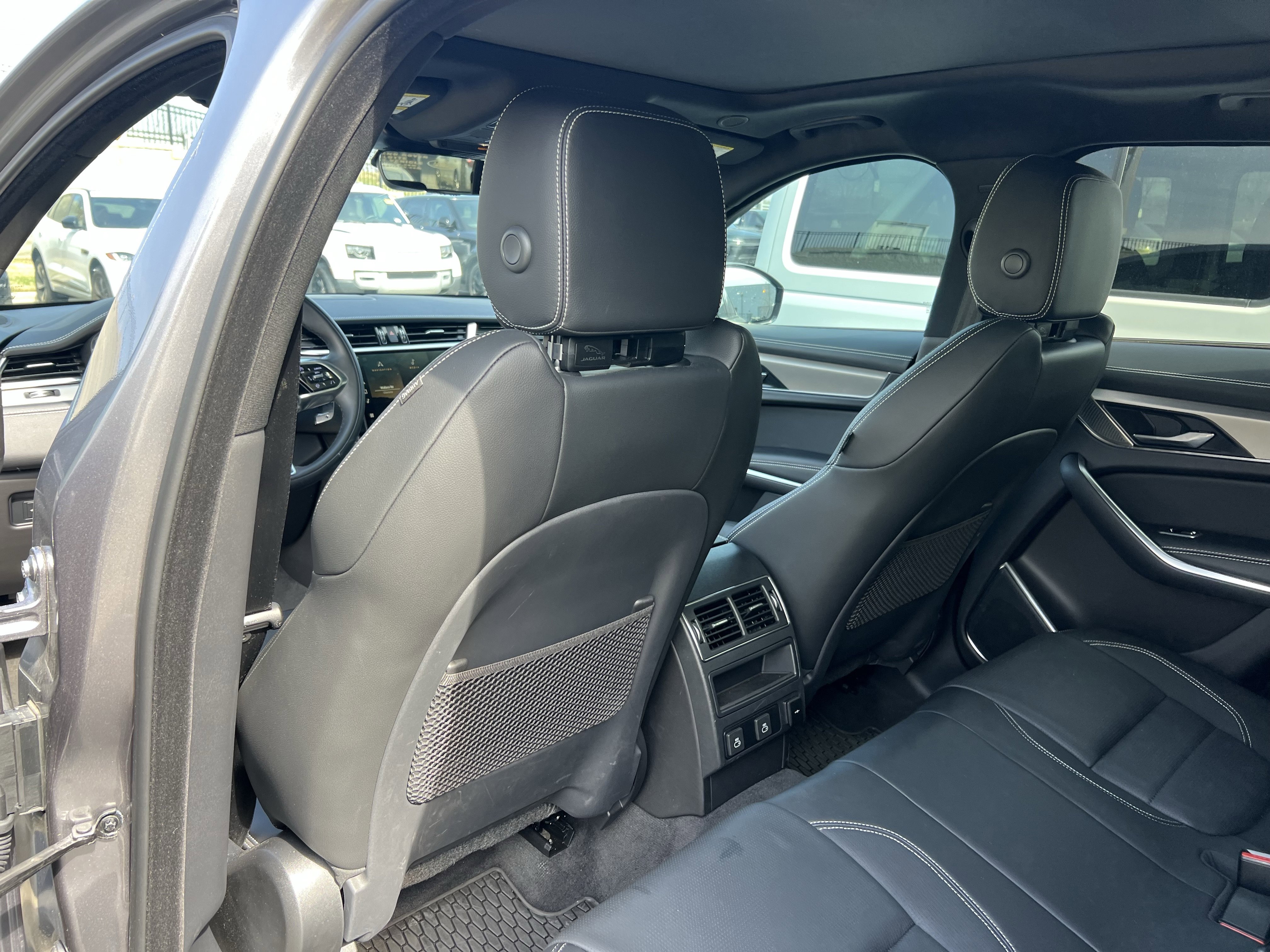 Certified 2025 Jaguar F-PACE R-Dynamic S image 31