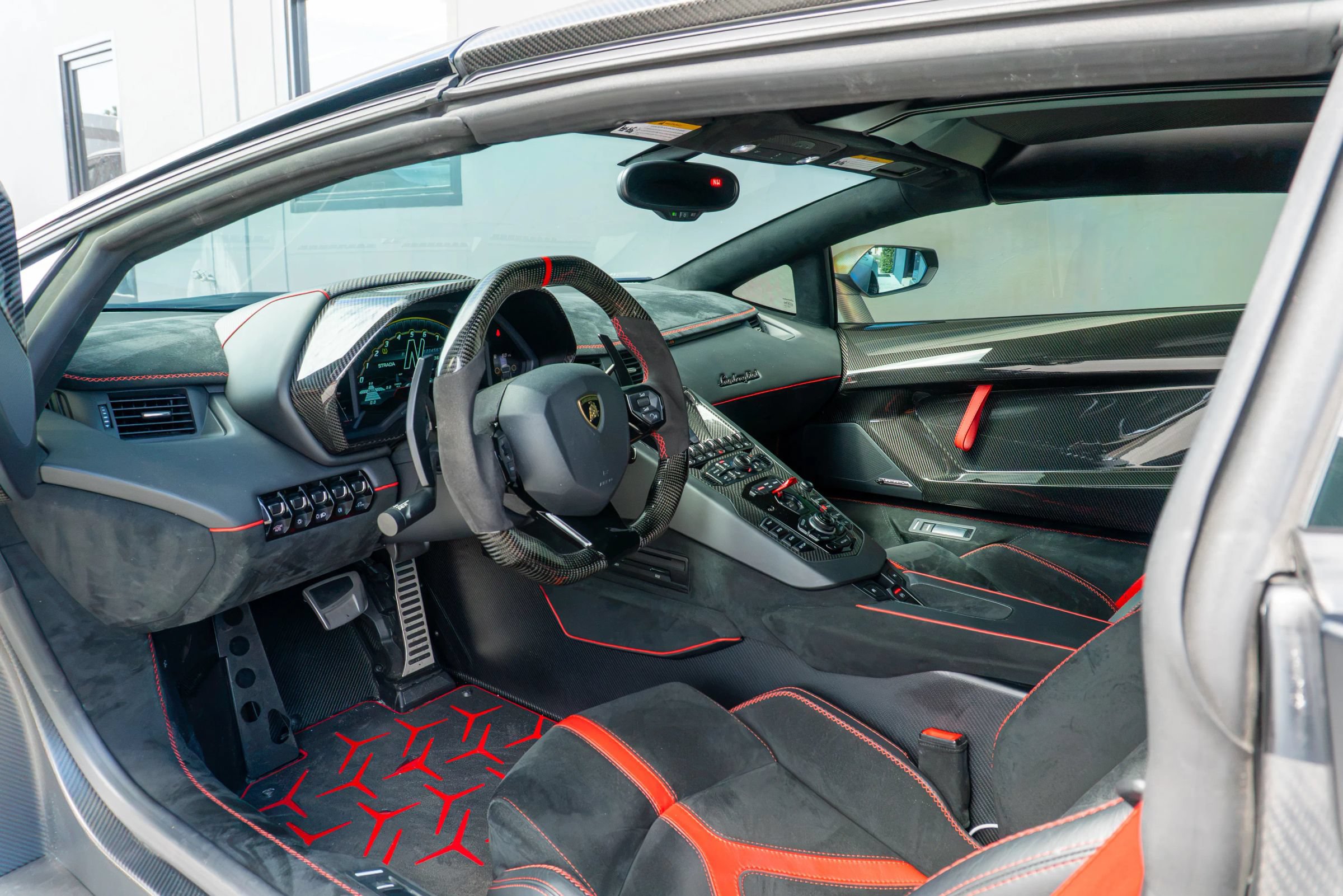 Used 2020 Lamborghini Aventador SVJ AWD/4WD image 60
