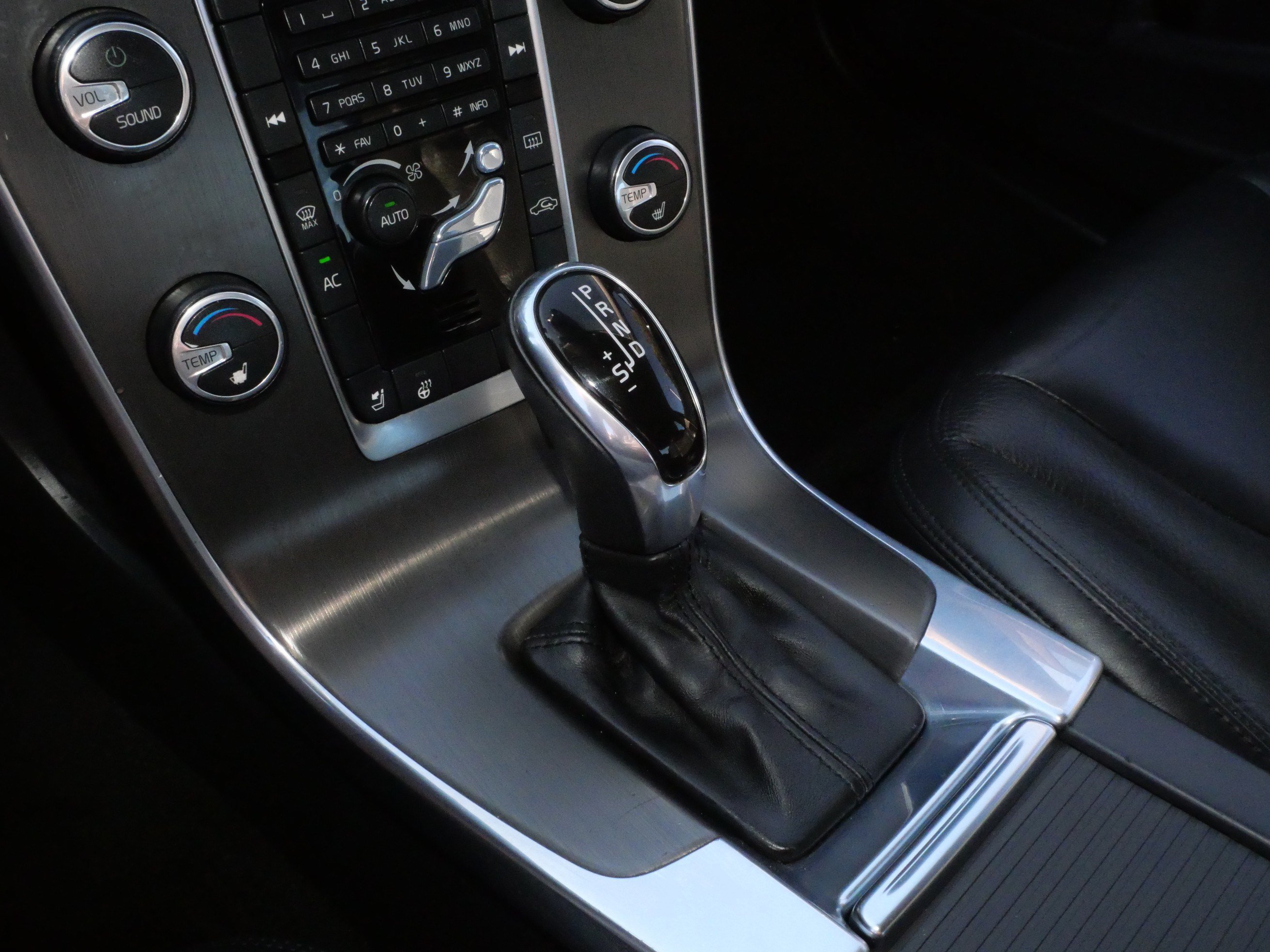 Used 2014 Volvo S60 T5 FWD image 24