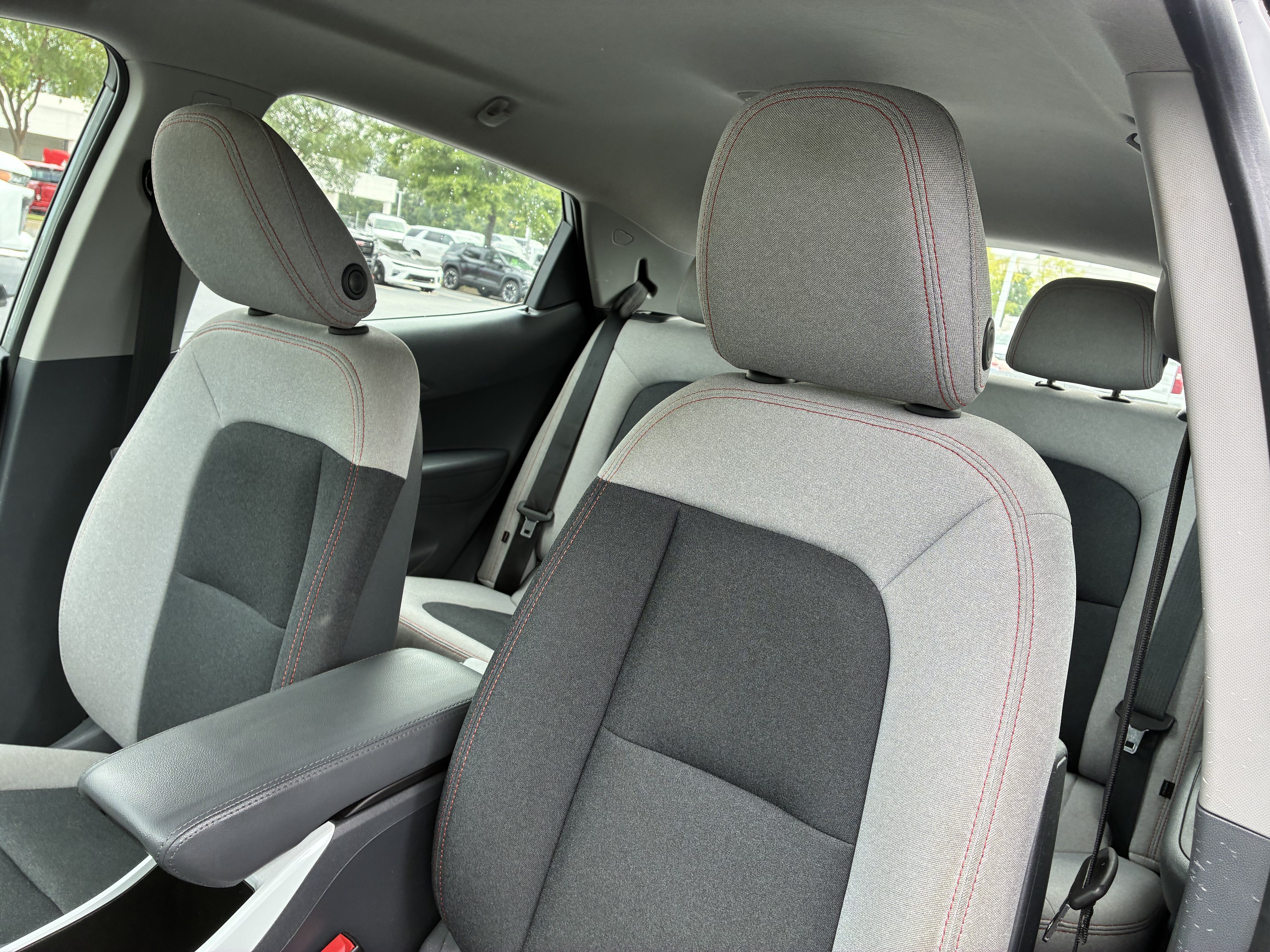 Used 2020 Chevrolet Bolt LT FWD image 20
