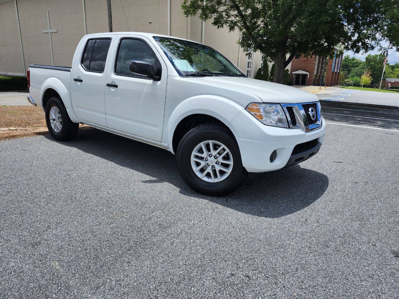Used 2019 Nissan Frontier SV RWD image 1