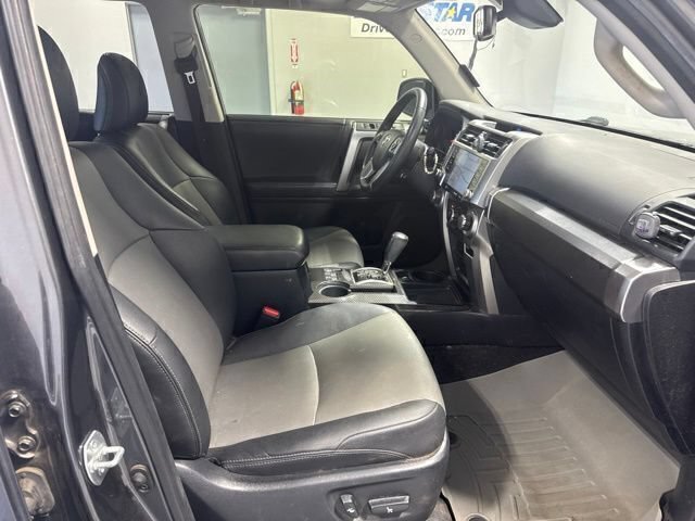 Used 2020 Toyota 4Runner SR5 Premium w/ Moonroof Package RWD image 23