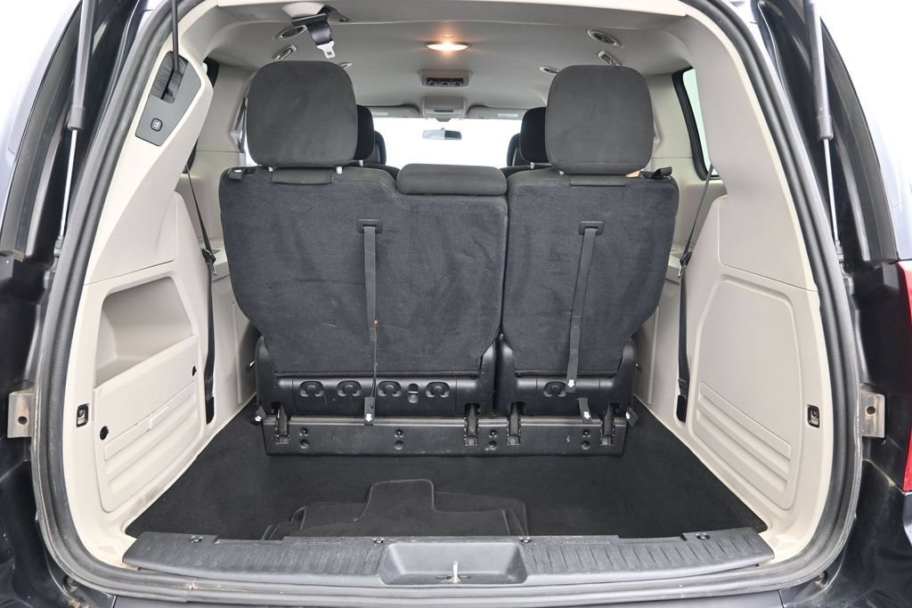 Used 2016 Dodge Grand Caravan SXT FWD image 28