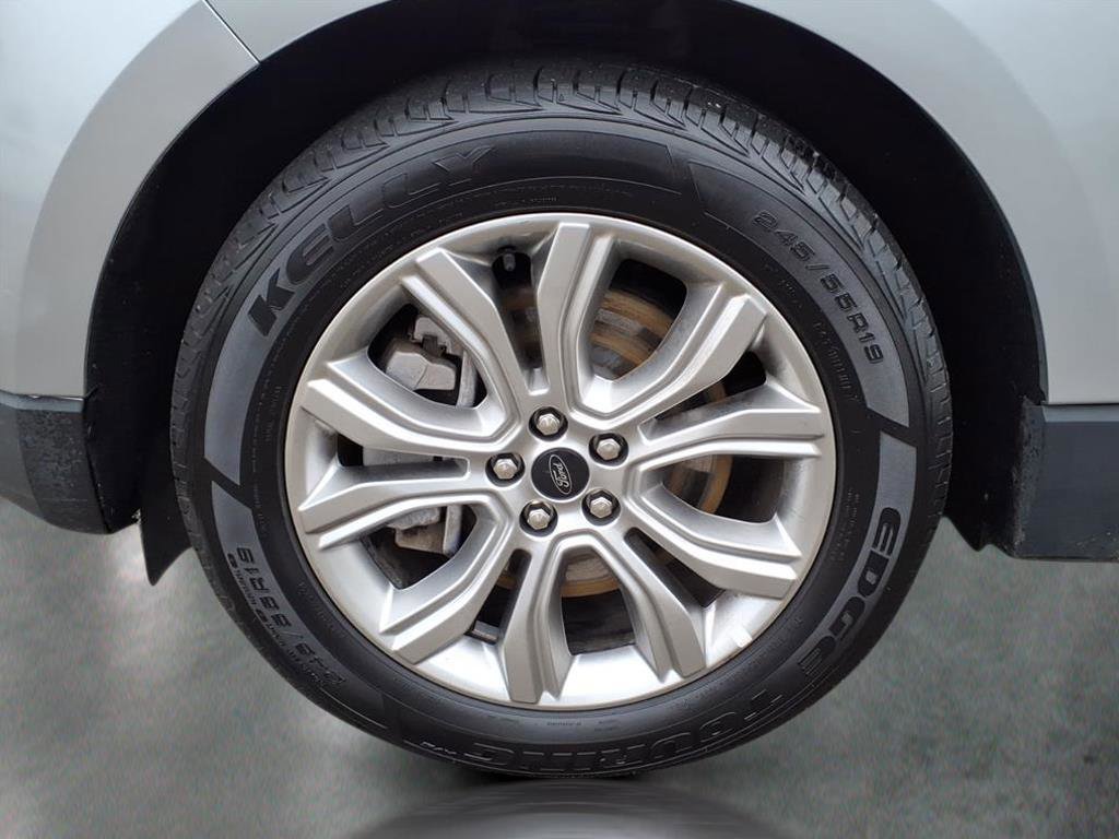 Used 2024 Ford Edge Titanium image 10