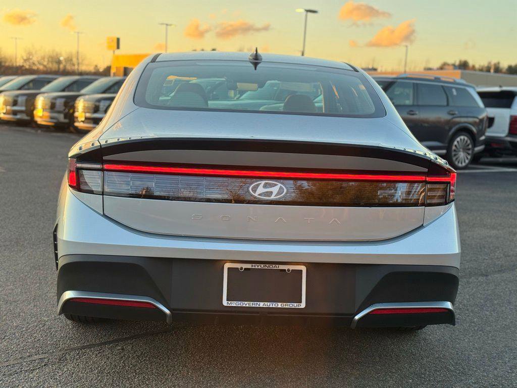 New 2026 Hyundai Sonata SE FWD image 6