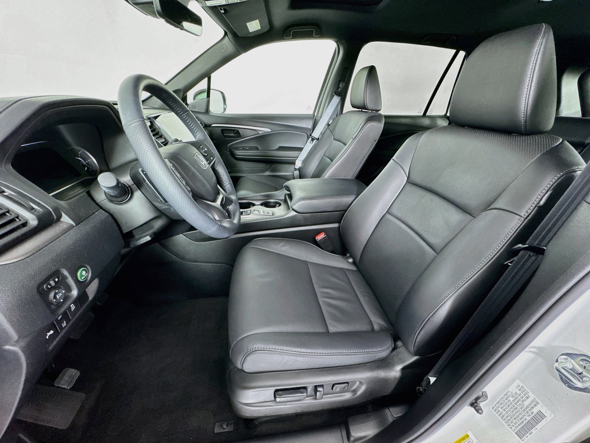 Certified 2025 Honda Passport EX-L image 20