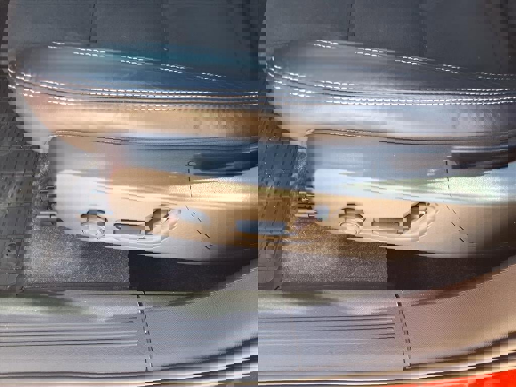 Used 2021 Volvo XC40 T5 R-Design w/ Advanced Package image 22