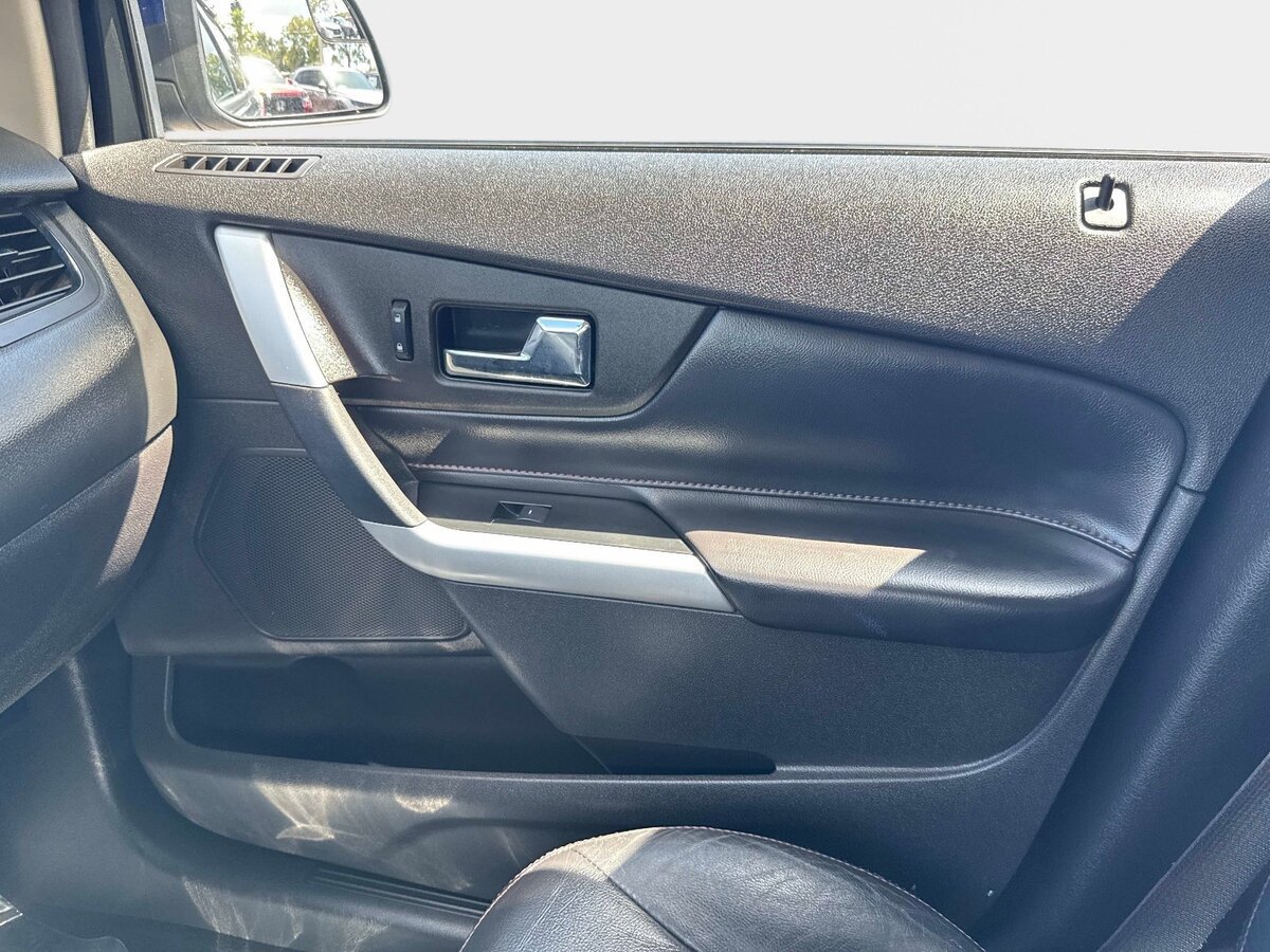 Used 2013 Ford Edge SEL FWD image 21