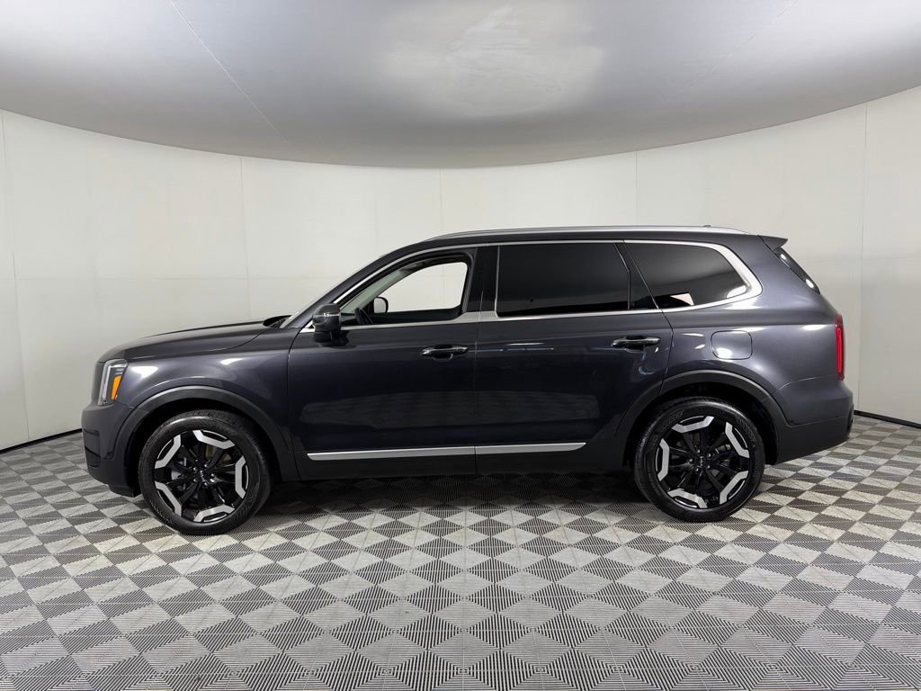 Used 2025 Kia Telluride S image 7
