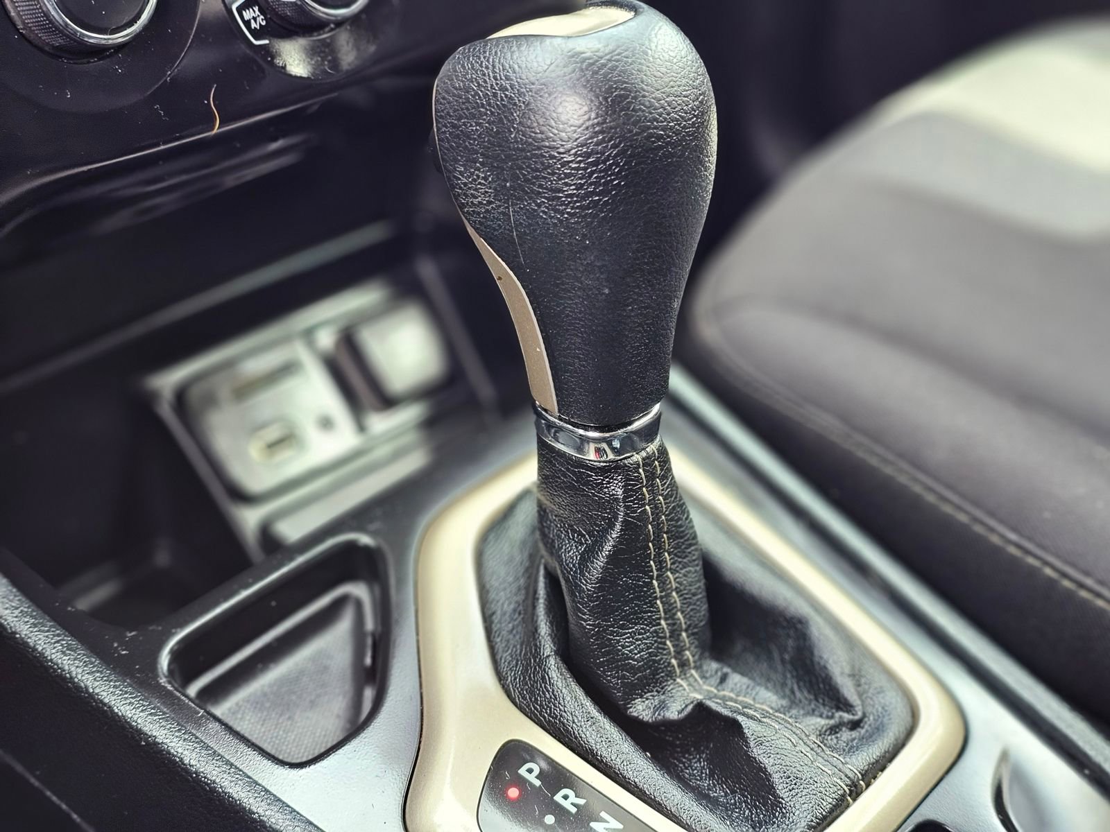 Used 2015 Jeep Cherokee Sport w/ Sport Appearance Group image 15