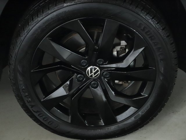 Used 2024 Volkswagen Taos SE image 10