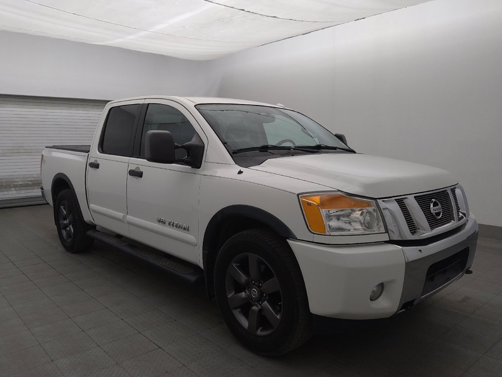 Used 2015 Nissan Titan SV w/ SV Value Truck Package RWD image 11