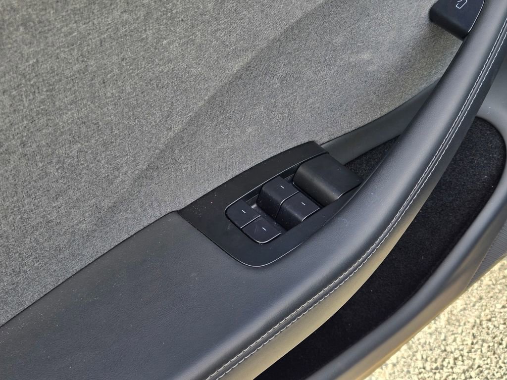 Used 2025 Tesla Model 3 Long Range image 27