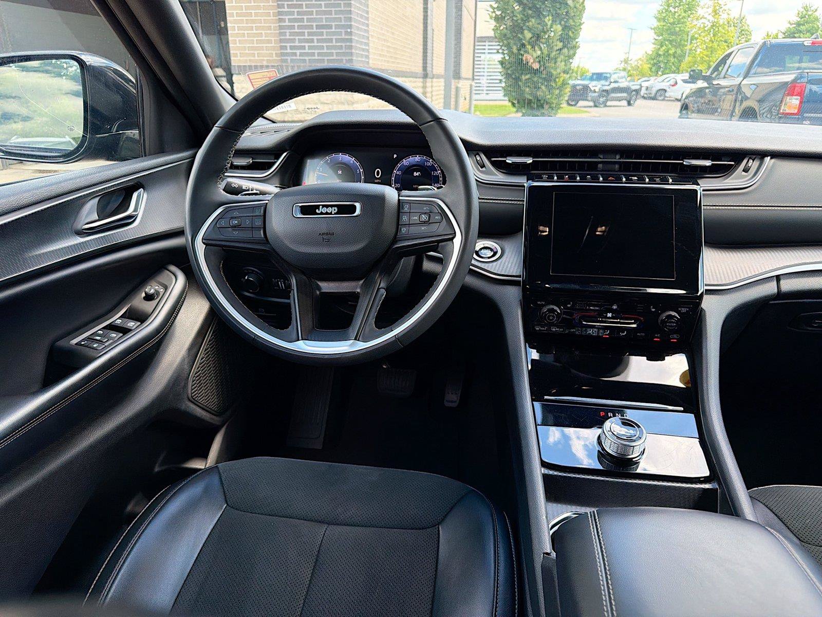 Used 2024 Jeep Grand Cherokee L Laredo AWD/4WD image 20