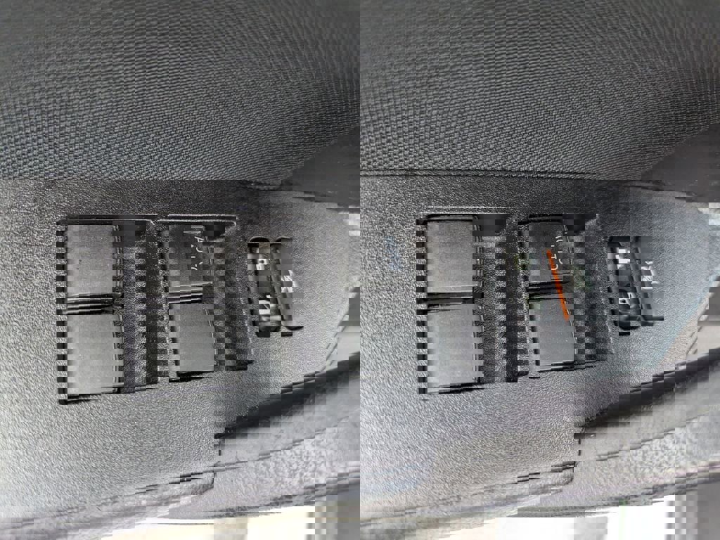 Used 2018 Toyota Corolla LE image 14